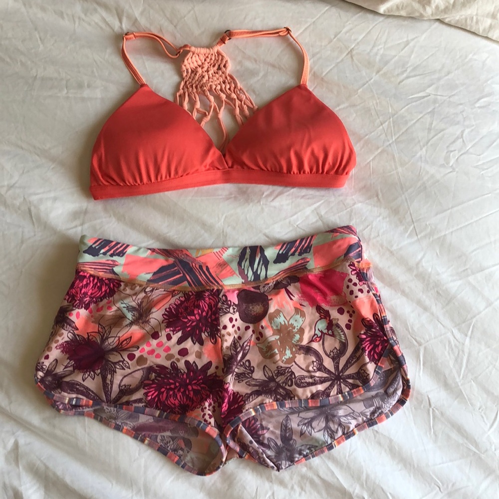 Maaji Reversable bikini top and swim bottoms